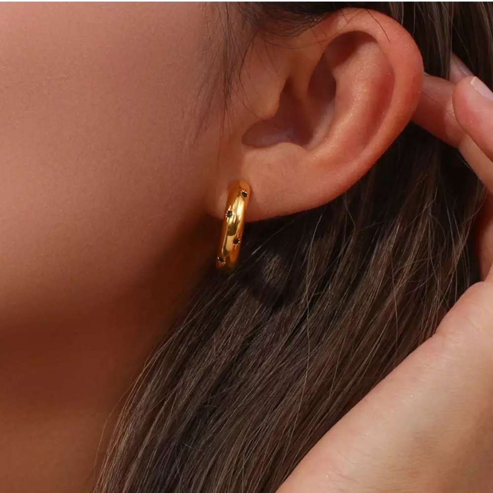 New 18K Gold Shining Star Shape Hoop Earrings, wonderful Earrings, wow Earrings